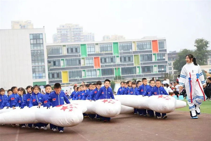 满场都是“多巴胺”的东辰幼儿园秋季运动会！