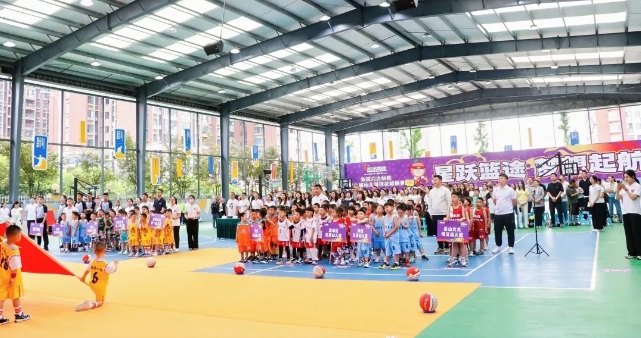 星跃篮途 梦想起航 | 东辰六力幼教第二届幼儿篮球友谊联赛燃爆全场！